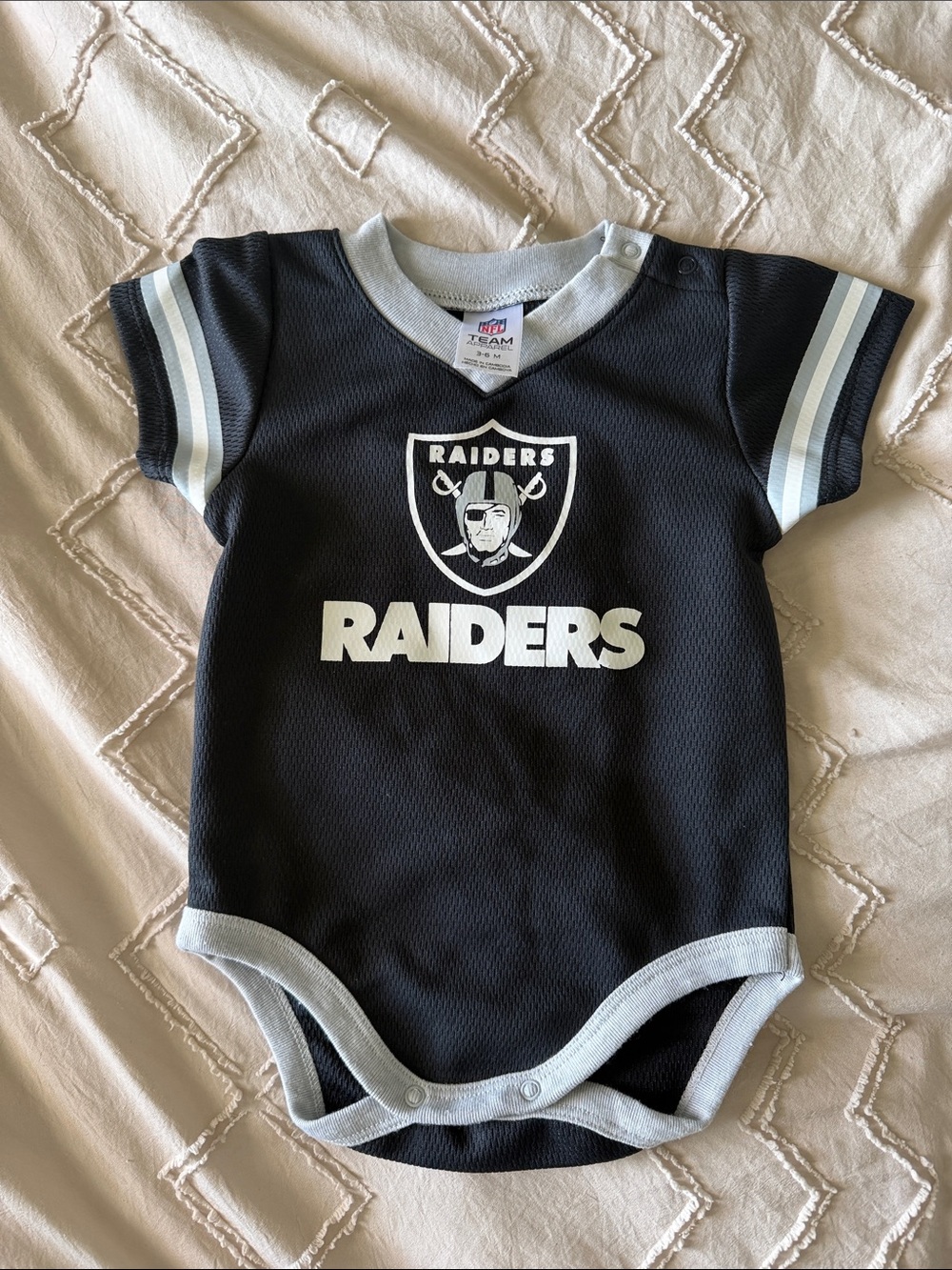 NFL Raiders Infant Bodysuit in Black and Light Gray